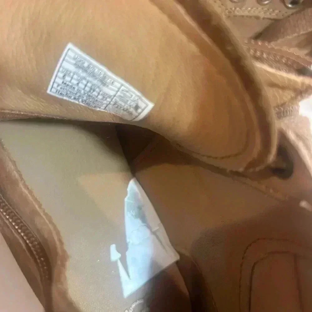 Woman's size 6 Ugg bootie/sneaker chestnut color